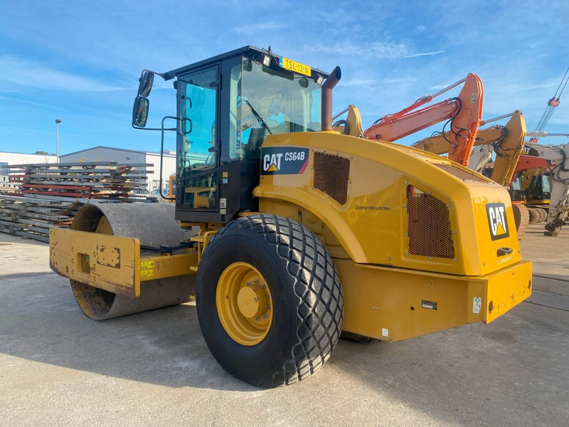 Caterpillar CS64B NVT - Roller: gambar 1 Caterpillar CS64B NVT - Roller: gambar 1