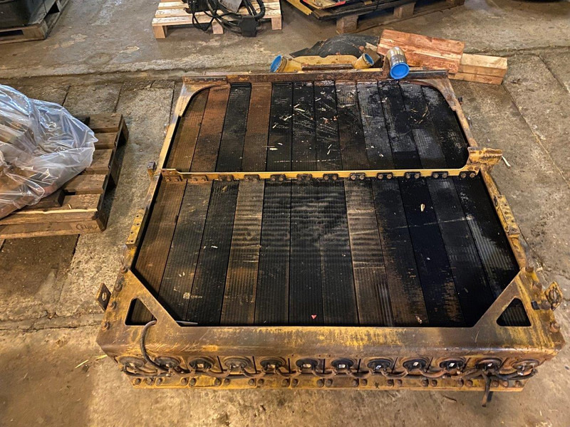 Caterpillar D11 Radiator GP 1569846 - Radiator: gambar 1 Caterpillar D11 Radiator GP 1569846 - Radiator: gambar 1