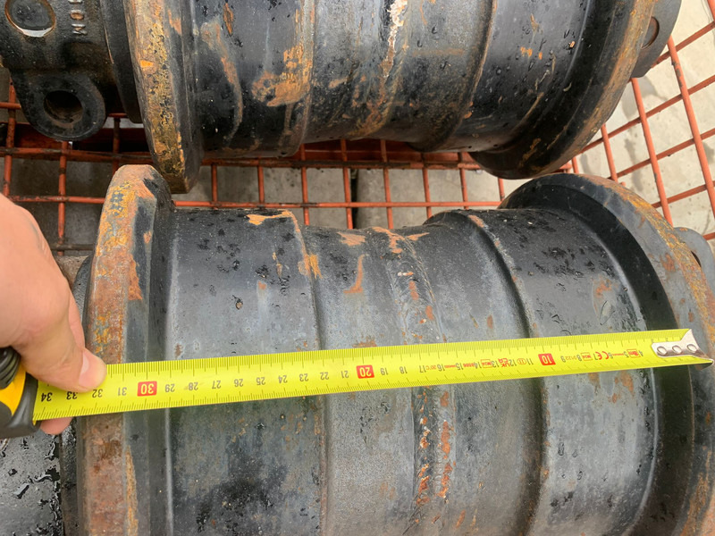 Hitachi Hitachi EX1200D5 bottom track roller SF - Bingkai/ Sasis: gambar 3 Hitachi Hitachi EX1200D5 bottom track roller SF - Bingkai/ Sasis: gambar 3