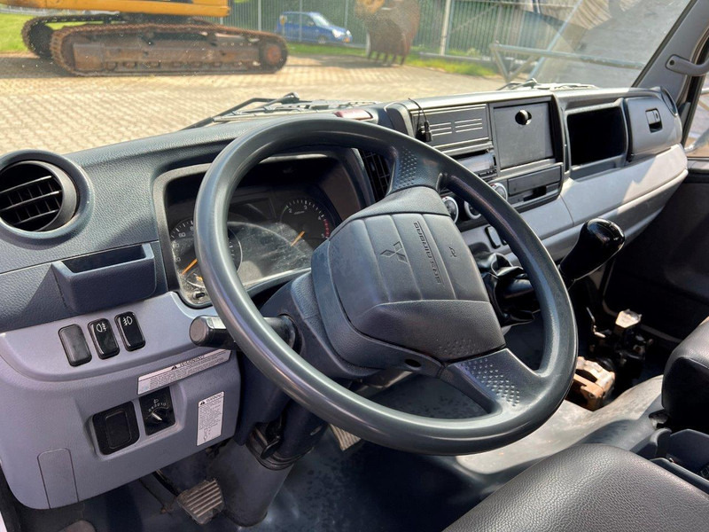 Truk box Mitsubishi Fuso Canter 3C18 NVT: gambar 15