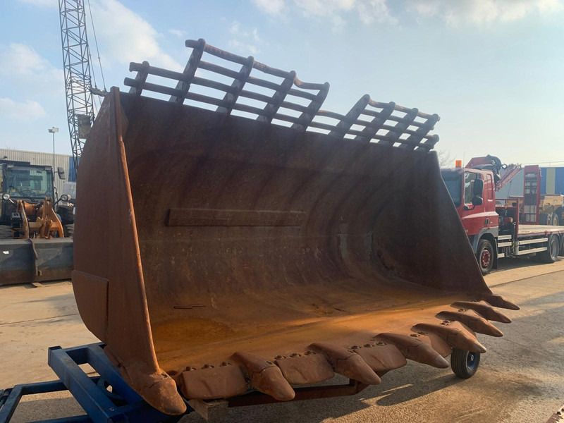 Volvo L350 F - Ember: gambar 2 Volvo L350 F - Ember: gambar 2