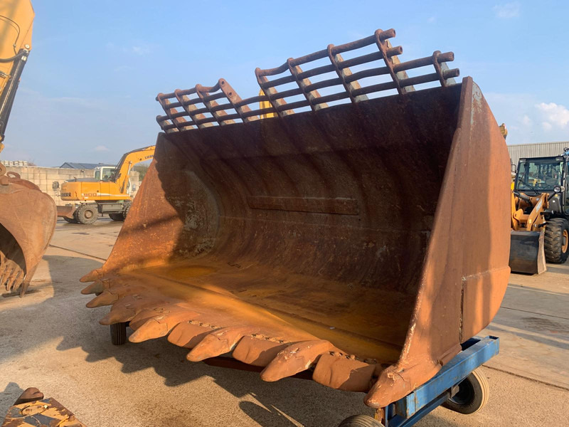 Volvo L350 F - Ember: gambar 1 Volvo L350 F - Ember: gambar 1