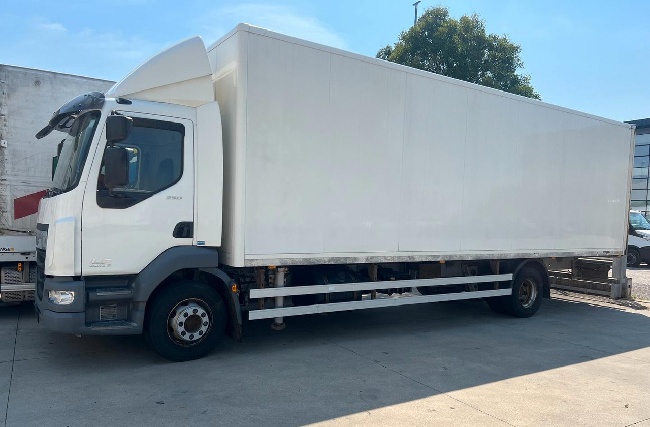Daf lf 250 fa furgone 8 mt euro 6 - Truk box: gambar 1 Daf lf 250 fa furgone 8 mt euro 6 - Truk box: gambar 1