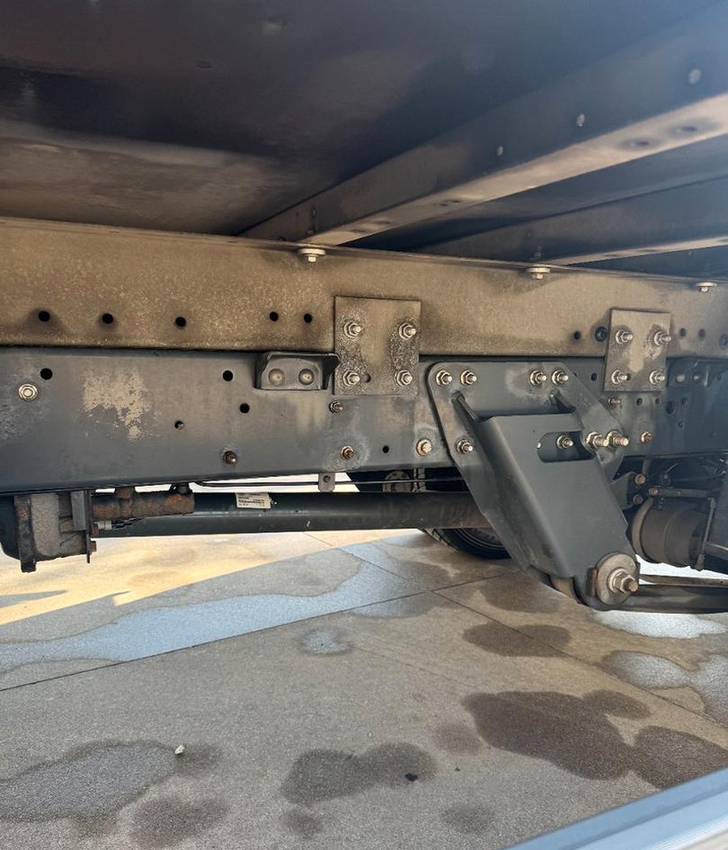 Eurocargo furgone e sponda - Truk box: gambar 4 Eurocargo furgone e sponda - Truk box: gambar 4