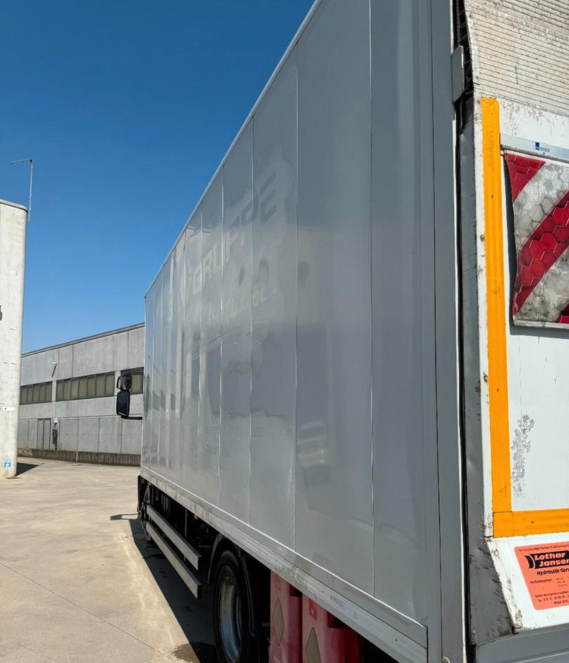 Iveco - Truk box: gambar 5 Iveco - Truk box: gambar 5