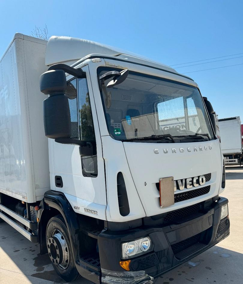 Iveco - Truk box: gambar 1 Iveco - Truk box: gambar 1