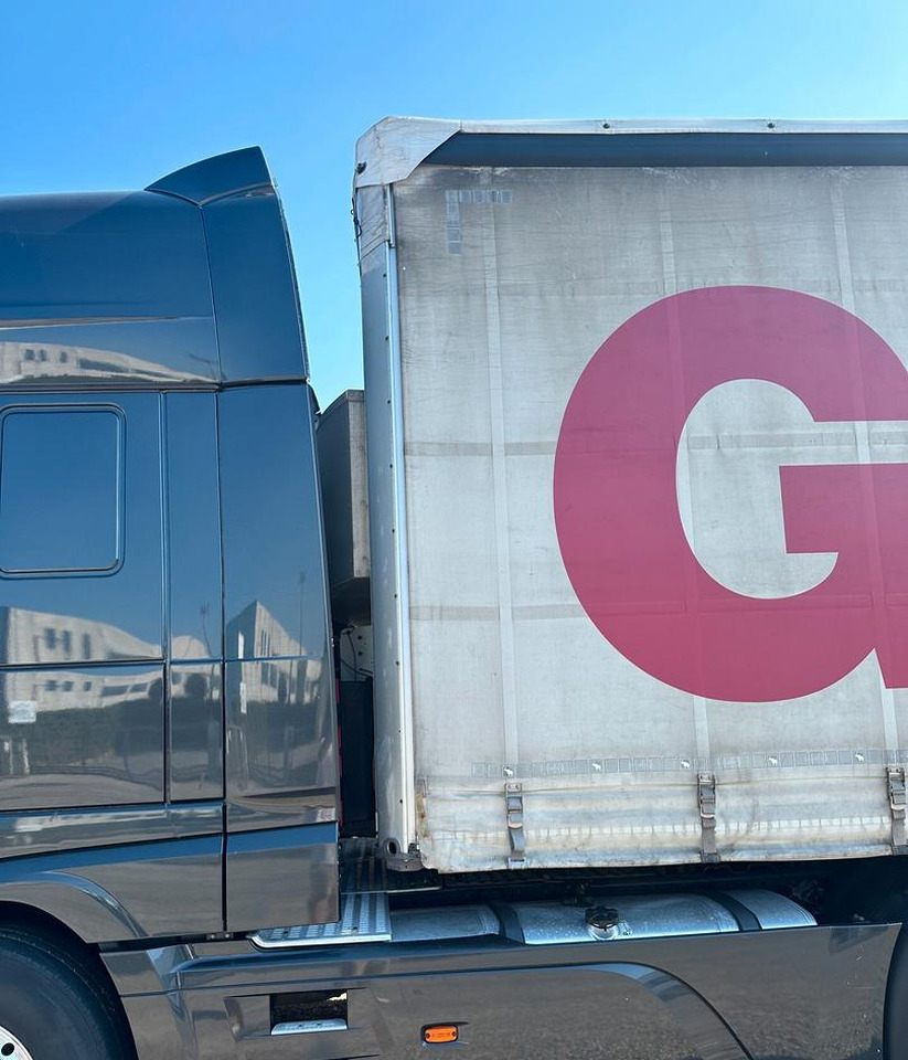 Schmitz Cargobull SANH SCB S3T - Semi-trailer dengan terpal samping: gambar 2 Schmitz Cargobull SANH SCB S3T - Semi-trailer dengan terpal samping: gambar 2