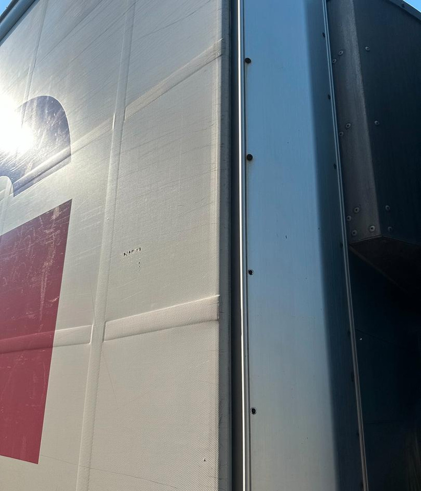 Schmitz Cargobull SANH SCB S3T - Semi-trailer dengan terpal samping: gambar 4 Schmitz Cargobull SANH SCB S3T - Semi-trailer dengan terpal samping: gambar 4