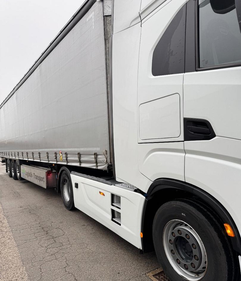 Semirimorchio - Semi-trailer dengan terpal samping: gambar 1 Semirimorchio - Semi-trailer dengan terpal samping: gambar 1