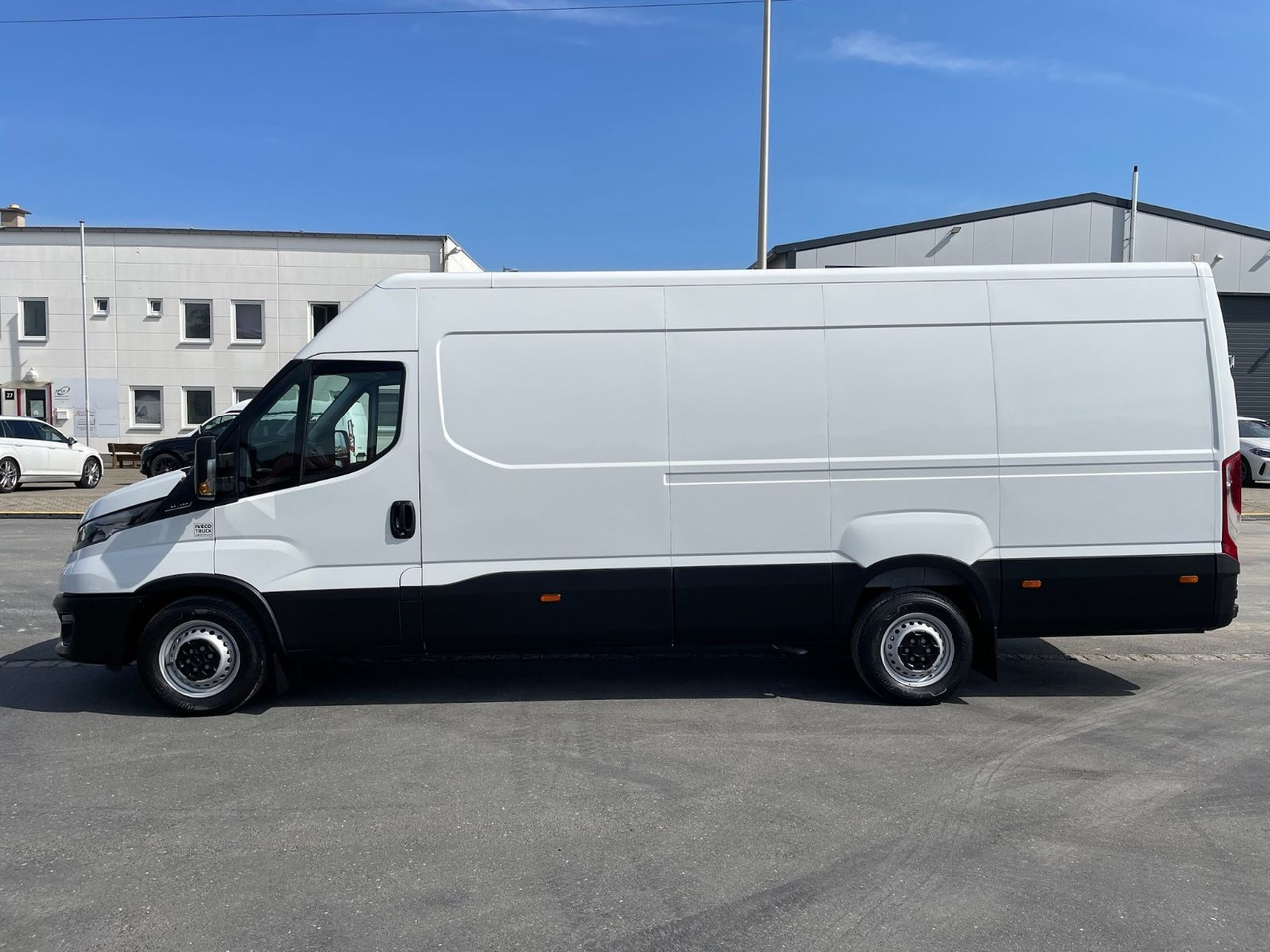 Iveco Daily 35S16 L4H2 Kastenwagen/GARANTIE/4680mm/AC - Van panel: gambar 4 Iveco Daily 35S16 L4H2 Kastenwagen/GARANTIE/4680mm/AC - Van panel: gambar 4