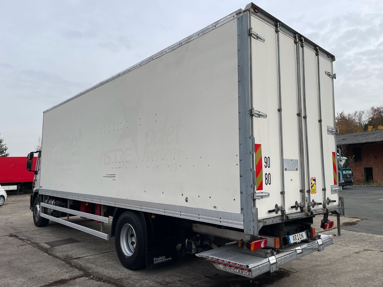 Iveco Eurocargo ML190EL Koffer/LBW/DHOLLANDIA/AC/EU6 - Truk box: gambar 5 Iveco Eurocargo ML190EL Koffer/LBW/DHOLLANDIA/AC/EU6 - Truk box: gambar 5