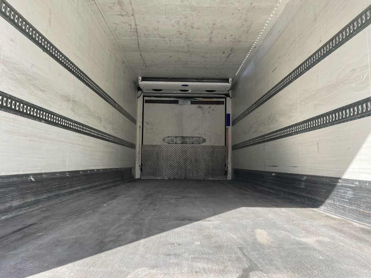 KERSCHER ZAA18 Kühlkoffer/CARRIER/SUPRA900U/LBW - Trailer berpendingin: gambar 5 KERSCHER ZAA18 Kühlkoffer/CARRIER/SUPRA900U/LBW - Trailer berpendingin: gambar 5