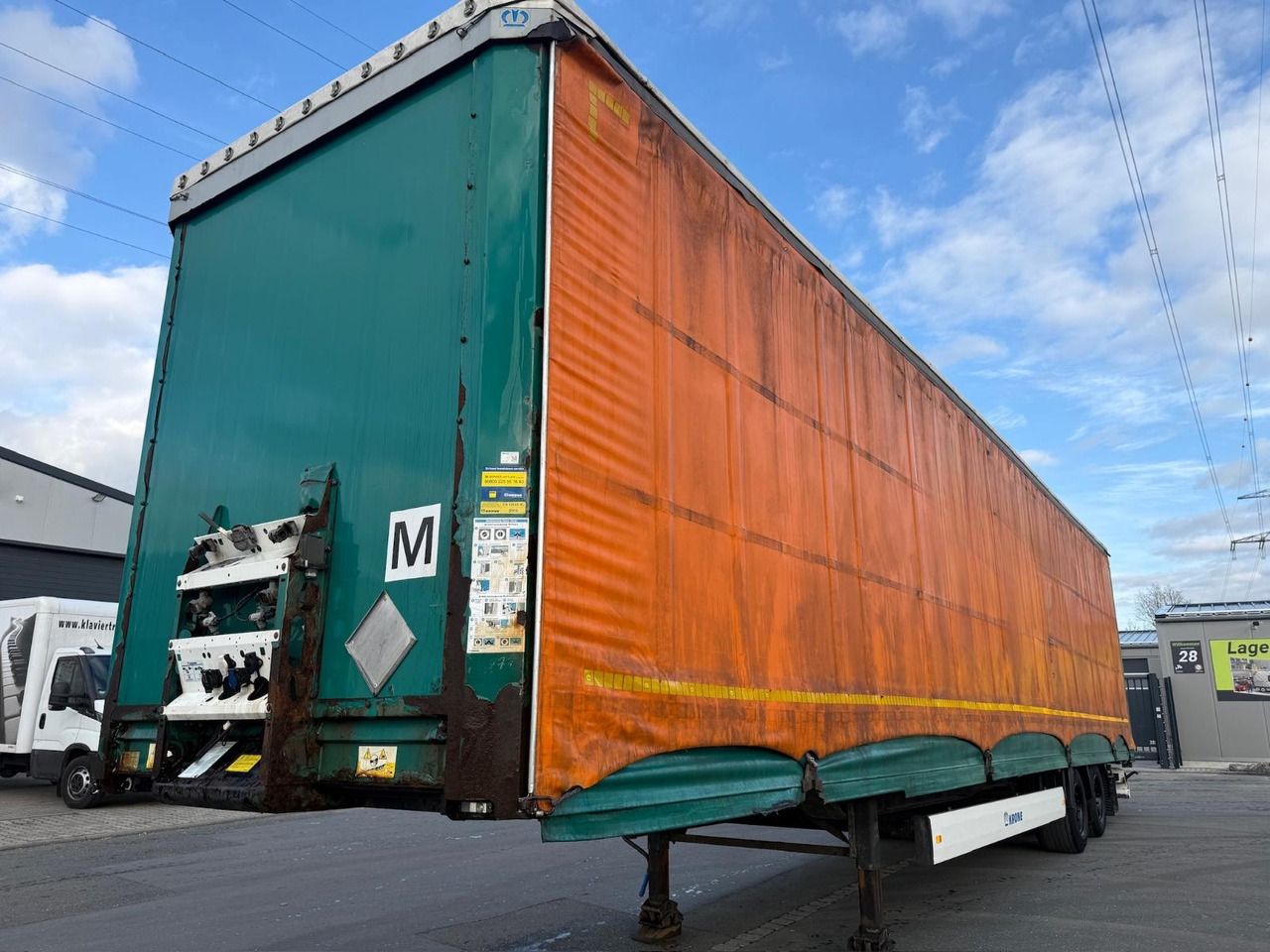 Krone DA06CLNF Prtische+Plane/MEGA/EDSCHA/13.6m/BPW - Semi-trailer dengan terpal samping: gambar 2 Krone DA06CLNF Prtische+Plane/MEGA/EDSCHA/13.6m/BPW - Semi-trailer dengan terpal samping: gambar 2