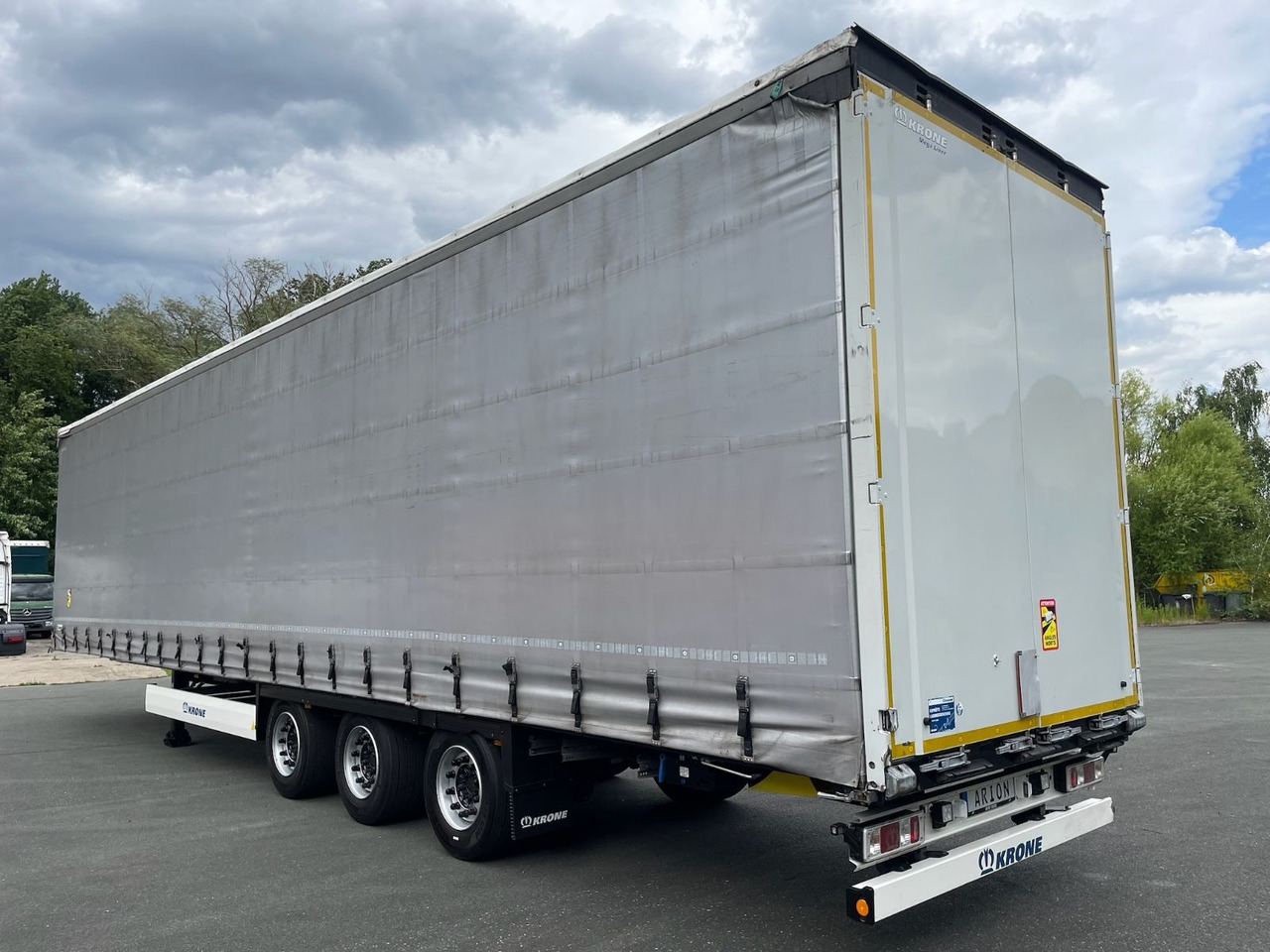 Krone SD DA06 Pritsche+Plane/MEGA/3-Achs/13,6m/EDSCHA - Semi-trailer dengan terpal samping: gambar 5 Krone SD DA06 Pritsche+Plane/MEGA/3-Achs/13,6m/EDSCHA - Semi-trailer dengan terpal samping: gambar 5