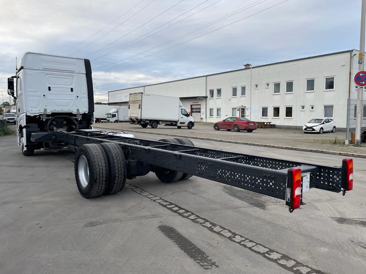 Mercedes-Benz Actros 4 1843 4x2 Fahrgestell/StandAC/ACC/EU6 - Truk sasis: gambar 5 Mercedes-Benz Actros 4 1843 4x2 Fahrgestell/StandAC/ACC/EU6 - Truk sasis: gambar 5