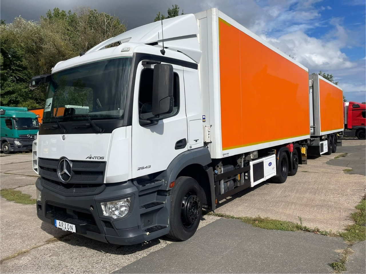 Mercedes-Benz Antos 2543 6x2 Kühlkoffer/CARRIER/NLA/LBW/AC/EU6 - Truk berpendingin: gambar 3 Mercedes-Benz Antos 2543 6x2 Kühlkoffer/CARRIER/NLA/LBW/AC/EU6 - Truk berpendingin: gambar 3