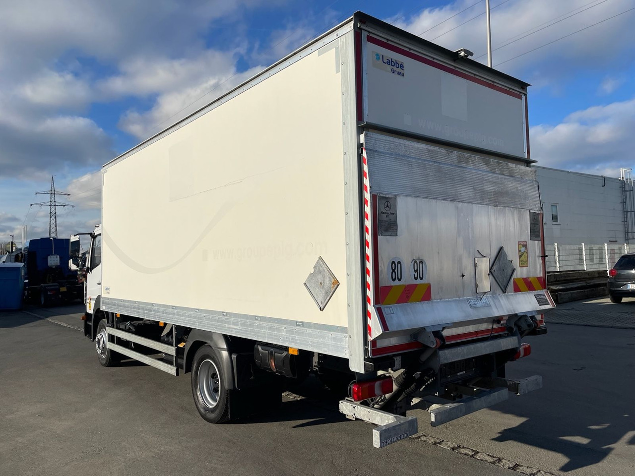 Mercedes-Benz Atego 1218 4x2 Koffer/FULL-ADR/EXIII/LBW/AC/EU6d - Truk box: gambar 5 Mercedes-Benz Atego 1218 4x2 Koffer/FULL-ADR/EXIII/LBW/AC/EU6d - Truk box: gambar 5