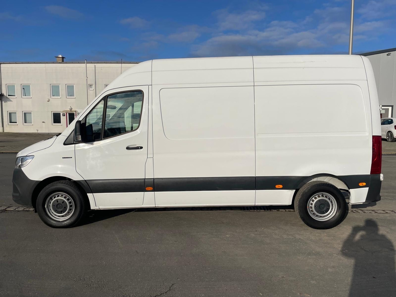 Mercedes-Benz eSprinter L2H2 Kastenwagen/47KW/AC/Kamera - Van panel, Van listrik: gambar 4 Mercedes-Benz eSprinter L2H2 Kastenwagen/47KW/AC/Kamera - Van panel, Van listrik: gambar 4