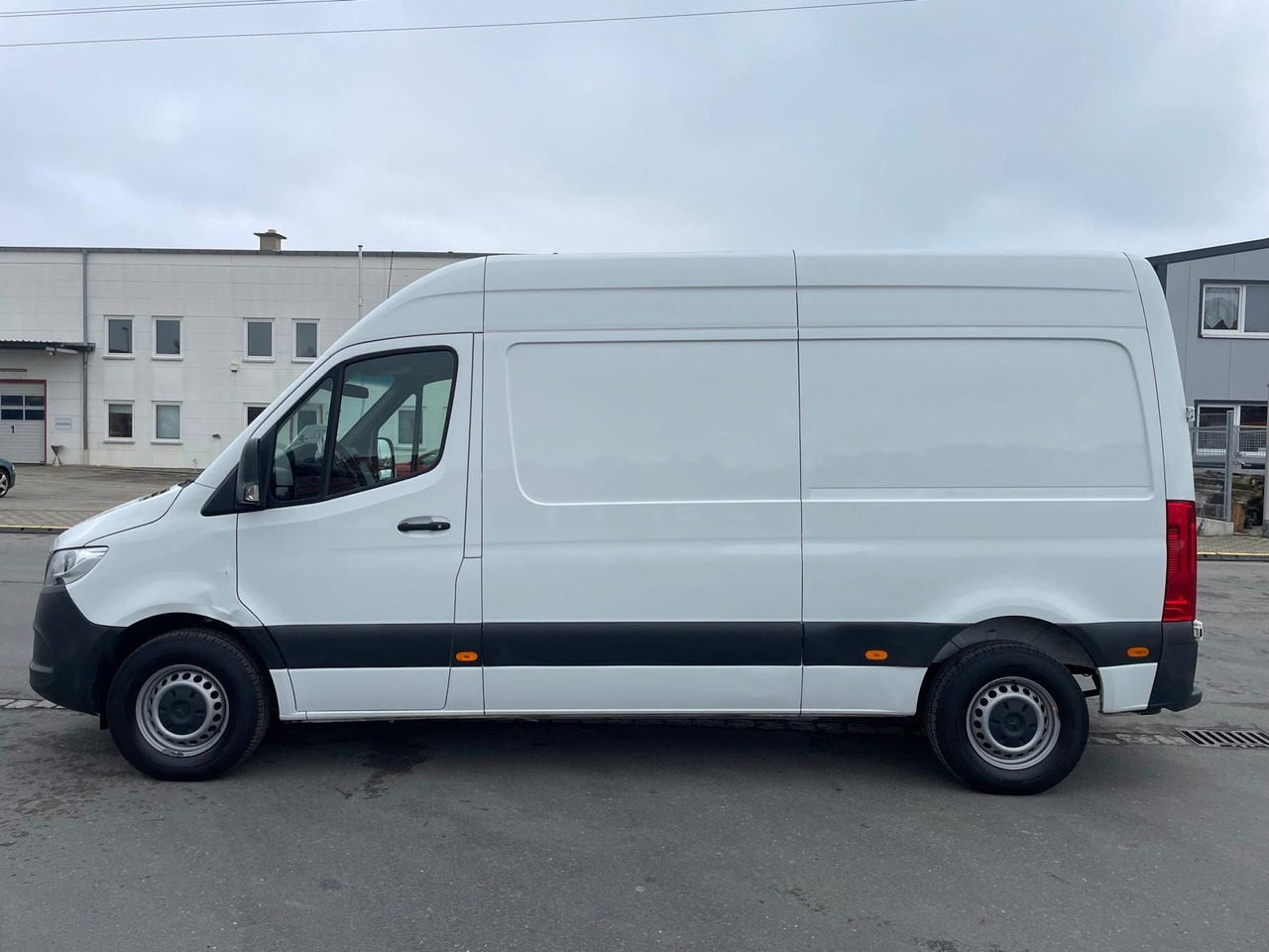 Mercedes-Benz eSprinter L2H2 Kastenwagen/47KW/AC/Kamera - Van panel, Van listrik: gambar 4 Mercedes-Benz eSprinter L2H2 Kastenwagen/47KW/AC/Kamera - Van panel, Van listrik: gambar 4