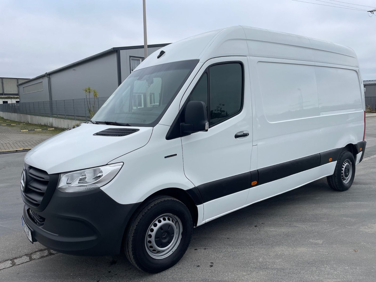 Mercedes-Benz eSprinter L2H2 Kastenwagen/47KW/AC/Kamera - Van panel, Van listrik: gambar 3 Mercedes-Benz eSprinter L2H2 Kastenwagen/47KW/AC/Kamera - Van panel, Van listrik: gambar 3