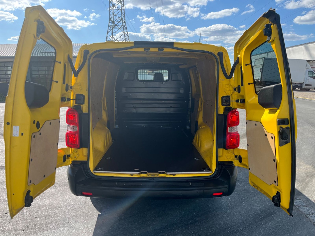 Van kecil Peugeot Expert Box Pro L3 / 2.0 Blue HDI / More units: gambar 10