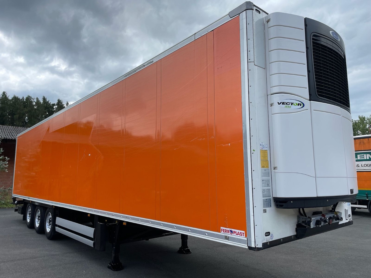 Schmitz Cargobull SCB*S3B/CARRIER/Vector1550/LBW/BÄR/2327h/13,4m - Semi-trailer berpendingin: gambar 1 Schmitz Cargobull SCB*S3B/CARRIER/Vector1550/LBW/BÄR/2327h/13,4m - Semi-trailer berpendingin: gambar 1