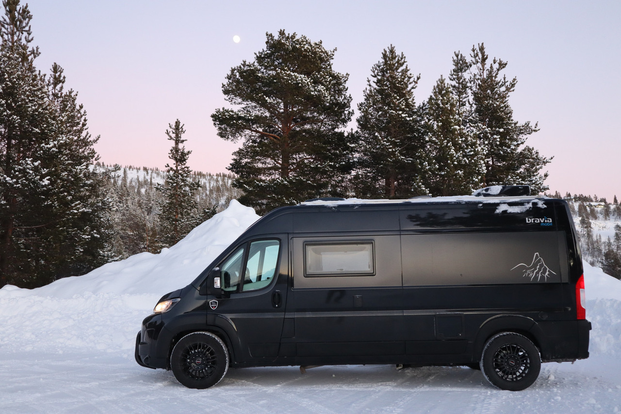 Bravia Swan 599 Nordic - Mobil kemping: gambar 4 Bravia Swan 599 Nordic - Mobil kemping: gambar 4