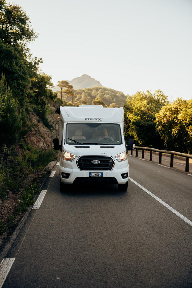 ETRUSCO Etrusco V 6.8 SCF - Camper: gambar 1 ETRUSCO Etrusco V 6.8 SCF - Camper: gambar 1