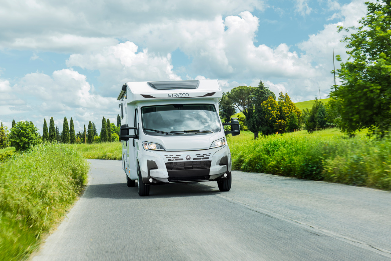 Etrusco T 7.3 QCF - Mobil rumah semi-terintegrasi: gambar 5 Etrusco T 7.3 QCF - Mobil rumah semi-terintegrasi: gambar 5