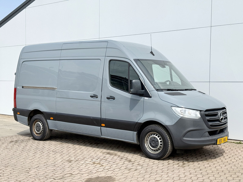 Mercedes-Benz Sprinter 315 1.9 CDI L2H2 Climate Control Cruise Control Carplay Camera RWD - Van kecil: gambar 4 Mercedes-Benz Sprinter 315 1.9 CDI L2H2 Climate Control Cruise Control Carplay Camera RWD - Van kecil: gambar 4