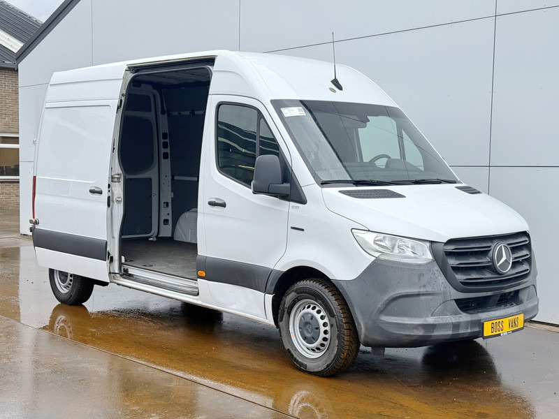Mercedes-Benz eSprinter 312 55kWh ALL-IN PRIJS L2H2 55kWh 168km WLTP 80kw Snelladen Climate Control Camera Stoelverwarming - Van kecil, Van listrik: gambar 5 Mercedes-Benz eSprinter 312 55kWh ALL-IN PRIJS L2H2 55kWh 168km WLTP 80kw Snelladen Climate Control Camera Stoelverwarming - Van kecil, Van listrik: gambar 5