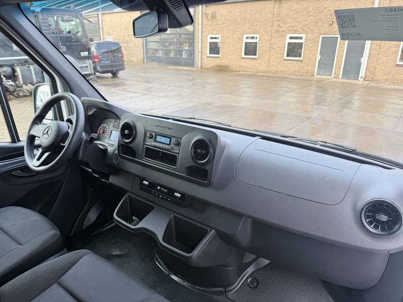 Van panel, Van listrik Mercedes-Benz eSprinter 312 ALL-IN PRIJS L2H2 55kWh 168km WLTP 80kw Snelladen Climate Control Camera Stoelverwarming Laadkabel: gambar 9 Van panel, Van listrik Mercedes-Benz eSprinter 312 ALL-IN PRIJS L2H2 55kWh 168km WLTP 80kw Snelladen Climate Control Camera Stoelverwarming Laadkabel: gambar 9
