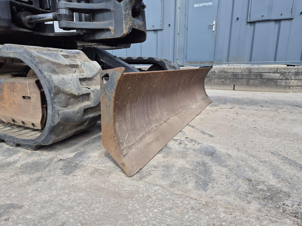 Ekskavator mini Hitachi ZX85USBR-6 2PB: gambar 20