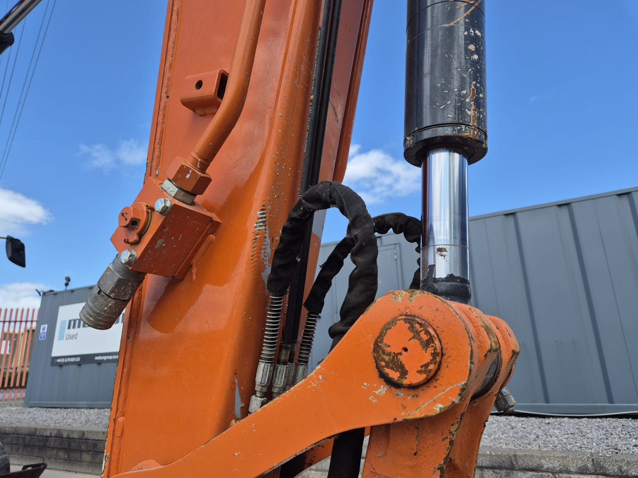 Ekskavator mini Hitachi ZX85USBR-6 2PB: gambar 9