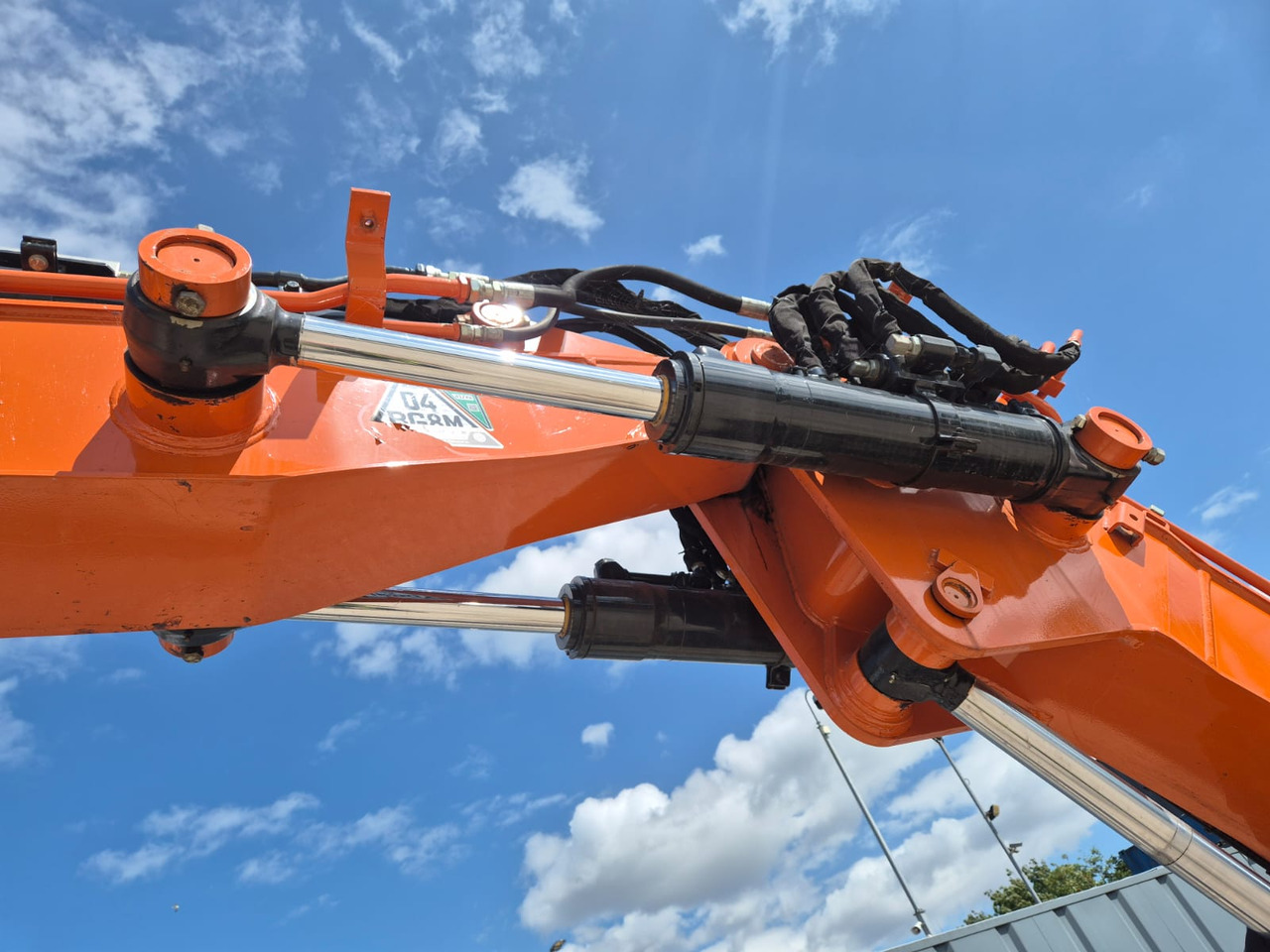 Ekskavator mini Hitachi ZX85USBR-6 2PB: gambar 12