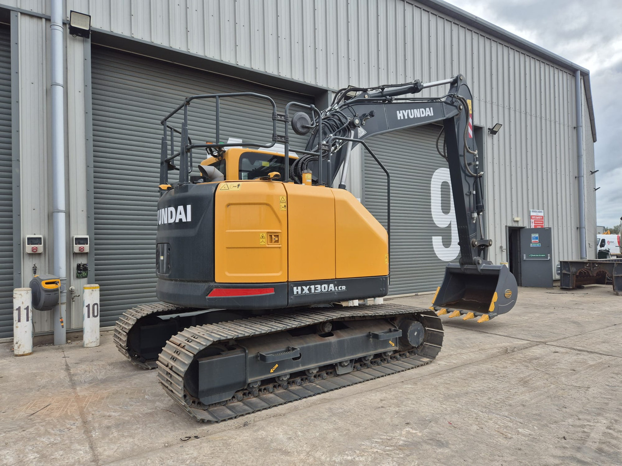 Hyundai HX130ALCR - Ekskavator perayap: gambar 5 Hyundai HX130ALCR - Ekskavator perayap: gambar 5