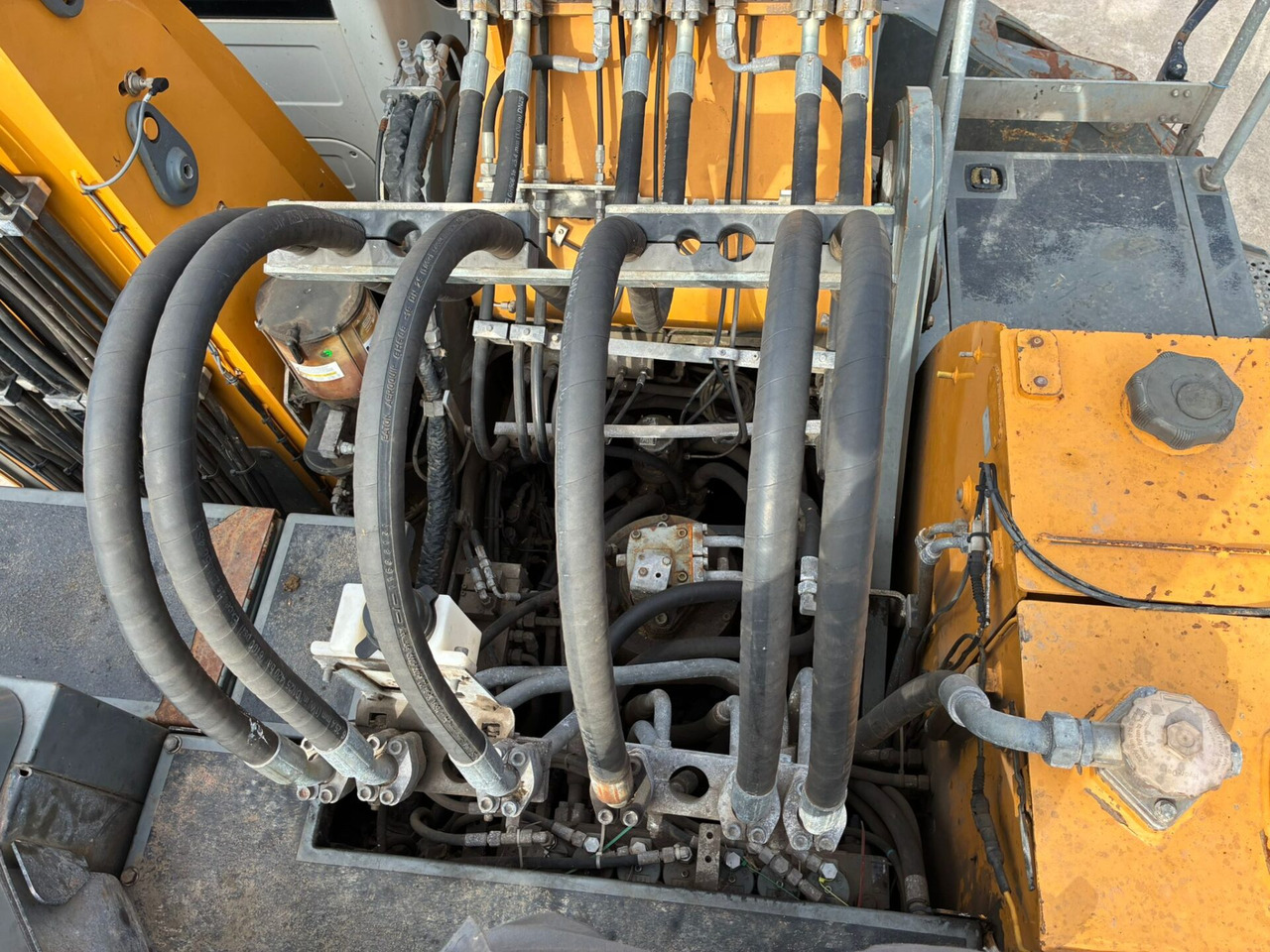 Mesin pengisi Liebherr LH40M: gambar 18 Mesin pengisi Liebherr LH40M: gambar 18