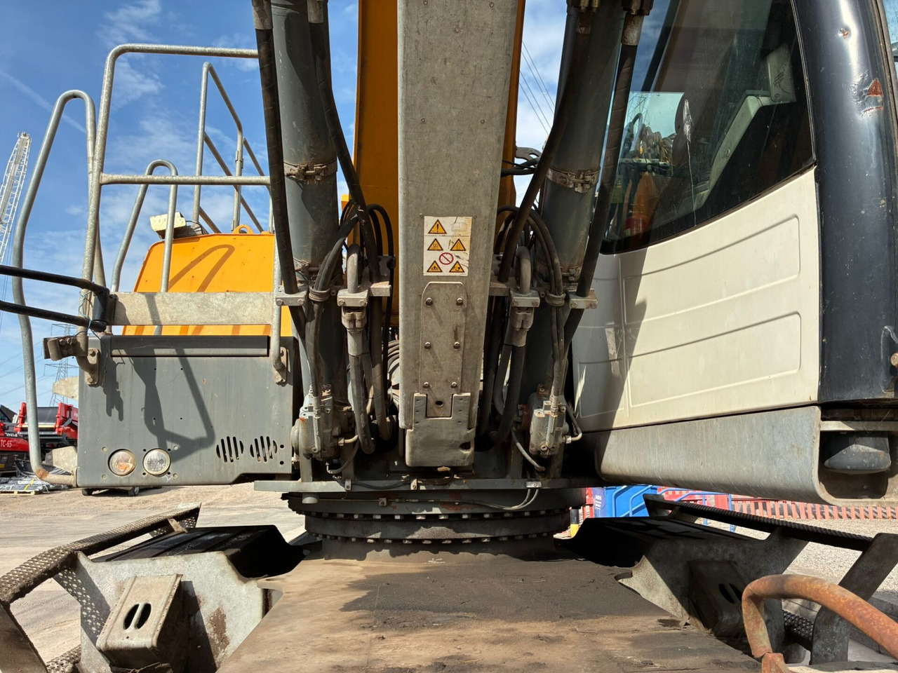 Mesin pengisi Liebherr LH40M: gambar 14 Mesin pengisi Liebherr LH40M: gambar 14