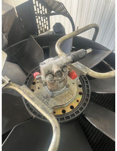 Liebherr A904 Li/A904C Li/R904/R904C - Radiator: gambar 2 Liebherr A904 Li/A904C Li/R904/R904C - Radiator: gambar 2
