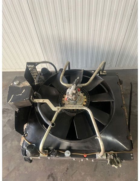 Liebherr A904 Li/A904C Li/R904/R904C - Radiator: gambar 1 Liebherr A904 Li/A904C Li/R904/R904C - Radiator: gambar 1