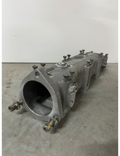 Liebherr A974 / P974 / R942 / R944 / R954 / R964 / R974 / R974B - A 974 / P 974 / R 942 / R 944 / R 954 / R 964 / R 974 / R 974B - Pipa pemasukan udara: gambar 5 Liebherr A974 / P974 / R942 / R944 / R954 / R964 / R974 / R974B - A 974 / P 974 / R 942 / R 944 / R 954 / R 964 / R 974 / R 974B - Pipa pemasukan udara: gambar 5