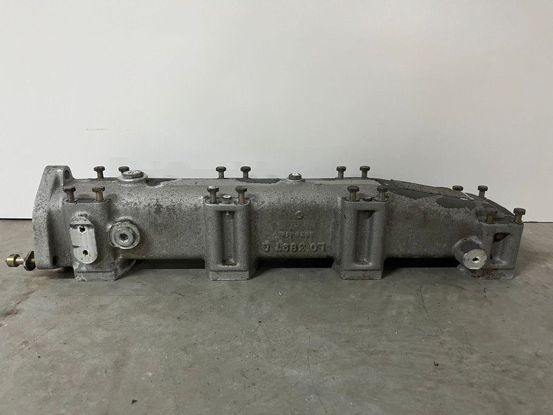 Liebherr A974 / P974 / R942 / R944 / R954 / R964 / R974 / R974B - A 974 / P 974 / R 942 / R 944 / R 954 / R 964 / R 974 / R 974B - Pipa pemasukan udara: gambar 3 Liebherr A974 / P974 / R942 / R944 / R954 / R964 / R974 / R974B - A 974 / P 974 / R 942 / R 944 / R 954 / R 964 / R 974 / R 974B - Pipa pemasukan udara: gambar 3