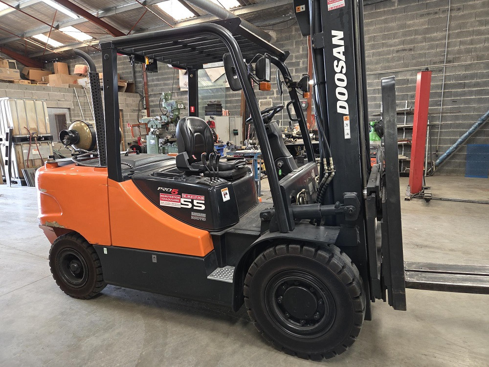 DOOSAN G55C-5 - Forklift LPG: gambar 1 DOOSAN G55C-5 - Forklift LPG: gambar 1