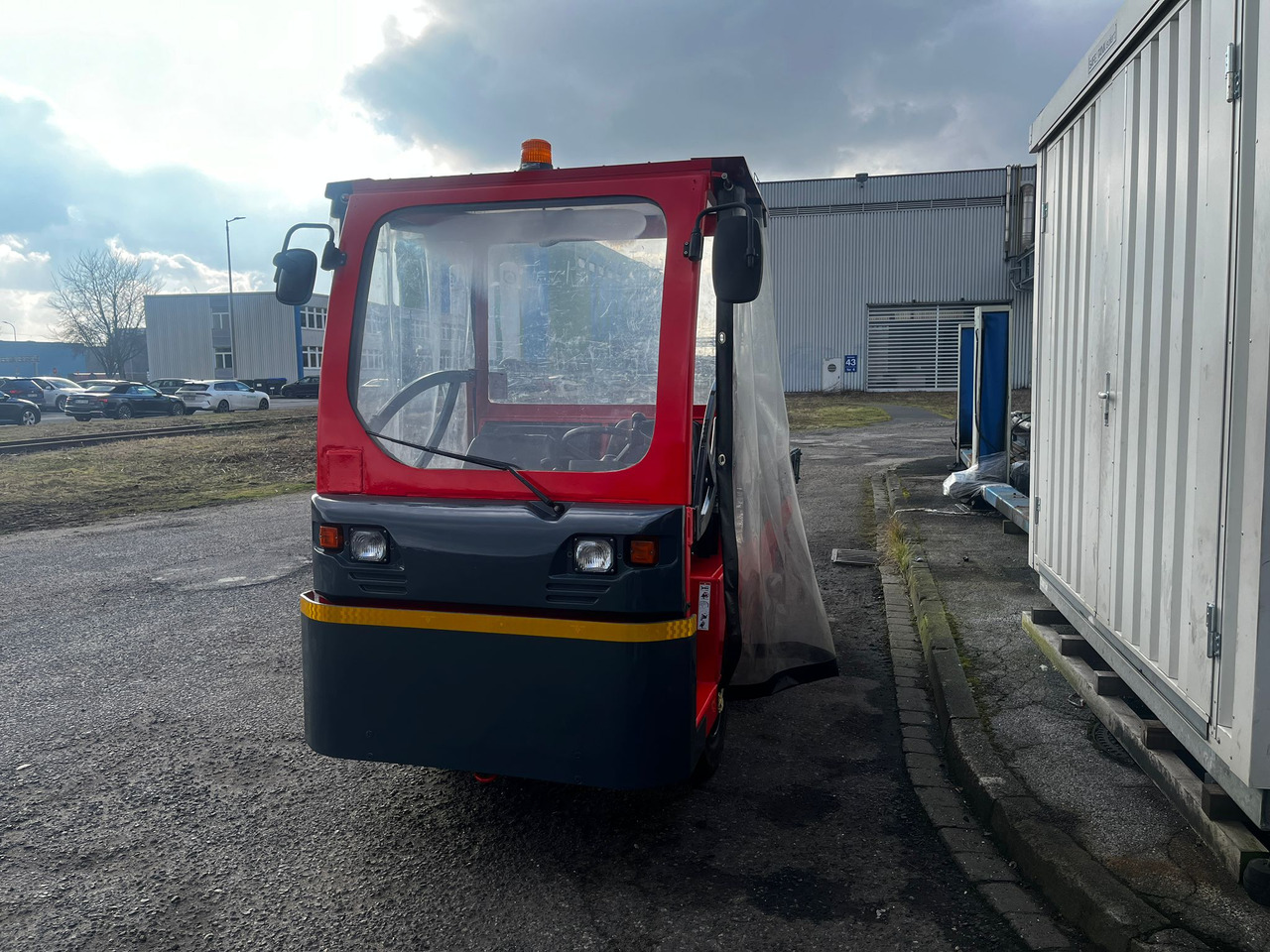 LINDE W12 - Traktor derek: gambar 2 LINDE W12 - Traktor derek: gambar 2