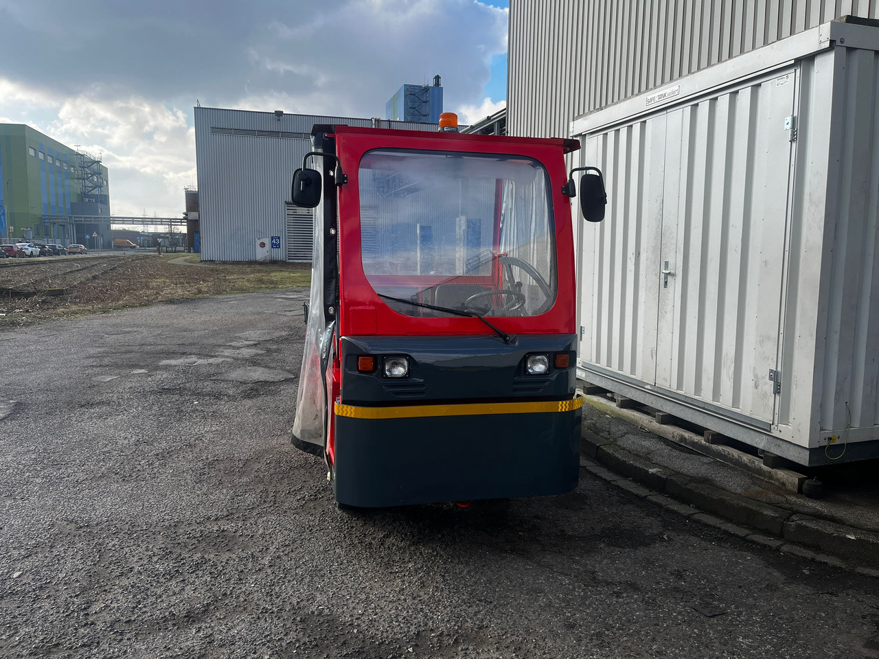 LINDE W12 - Traktor derek: gambar 4 LINDE W12 - Traktor derek: gambar 4
