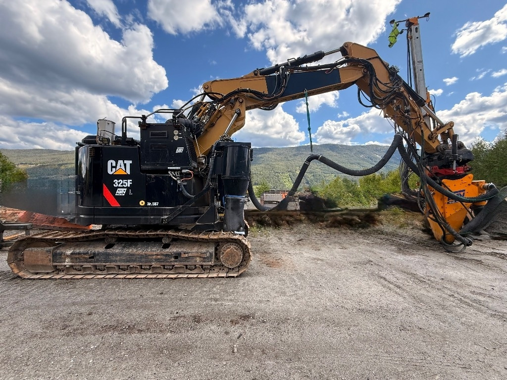 CAT 325 FL CR - Ekskavator: gambar 4 CAT 325 FL CR - Ekskavator: gambar 4