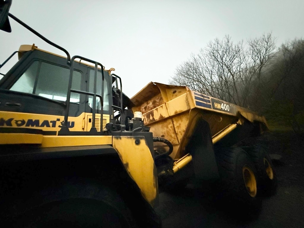 Komatsu HM 400-5 - Tempat sampah artikulasi: gambar 4 Komatsu HM 400-5 - Tempat sampah artikulasi: gambar 4