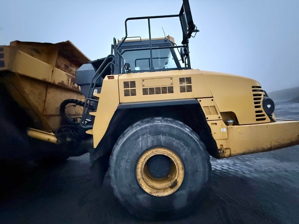 Komatsu HM 400-5 - Tempat sampah artikulasi: gambar 3 Komatsu HM 400-5 - Tempat sampah artikulasi: gambar 3
