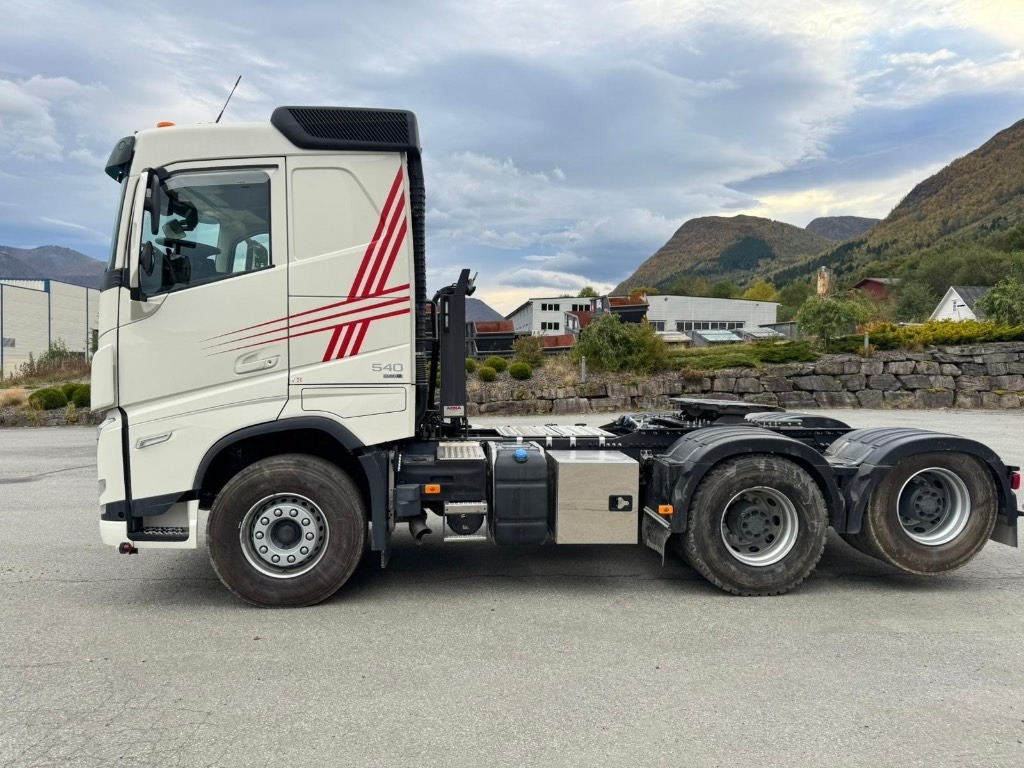 Volvo FH540 6 X 4 - Tractor head: gambar 3 Volvo FH540 6 X 4 - Tractor head: gambar 3