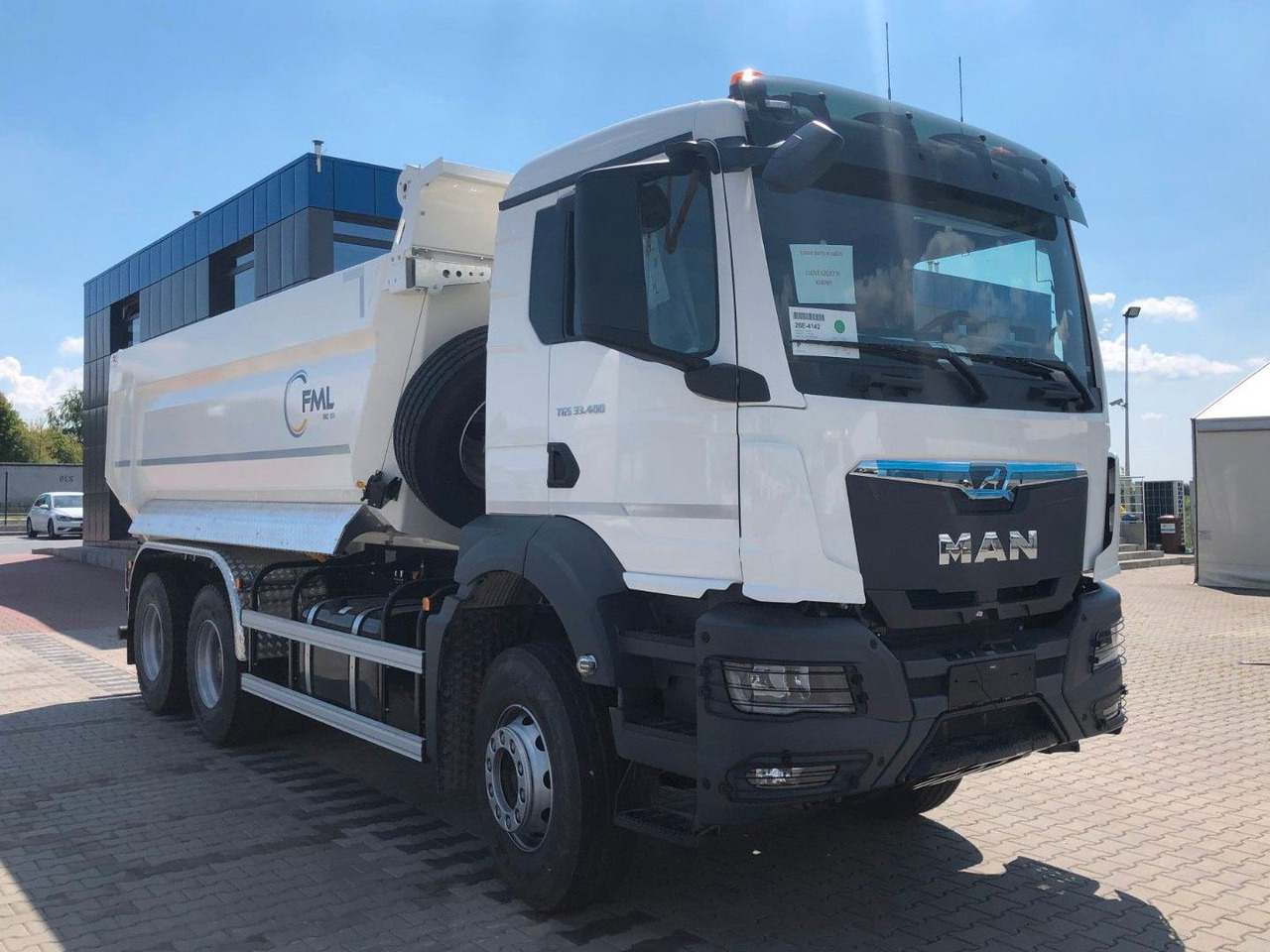MAN TGS 33.400 6X4 EURO2 FML KIPPER 17,5M3 - Truk jungkit: gambar 1 MAN TGS 33.400 6X4 EURO2 FML KIPPER 17,5M3 - Truk jungkit: gambar 1
